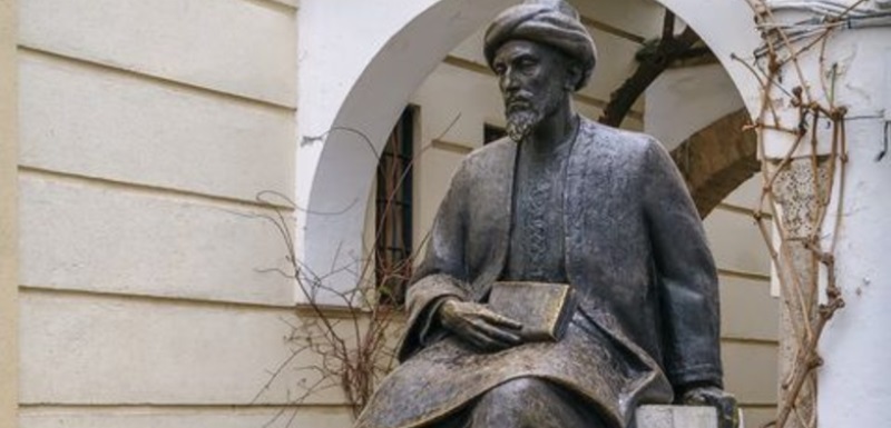 Maimonides statue