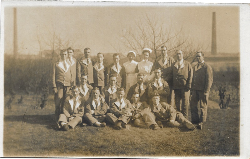 Patients and staff from Moss Side Military hospital