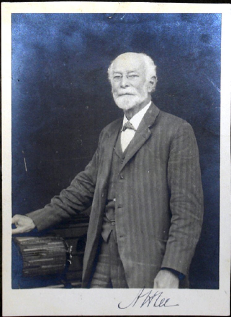 Photographic portrait of Arthur H. Lee (1853-1932) by Elliot & Fry